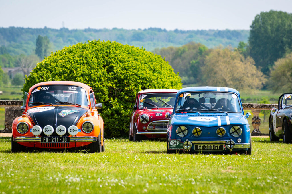 Notre R8 Gordini aux côtés de cette Mini Cooper